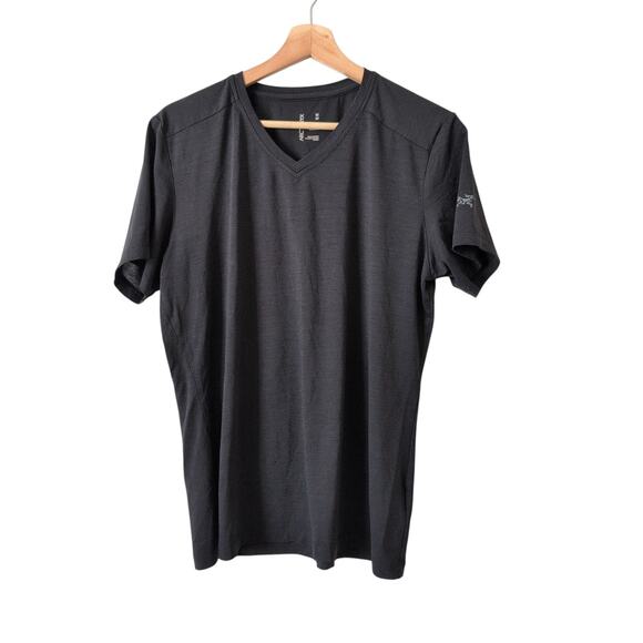 Arc'teryx Men's Top Medium Black Breathable Workout Shirt Short Sleeve Gorpcore - Picture 1 of 9